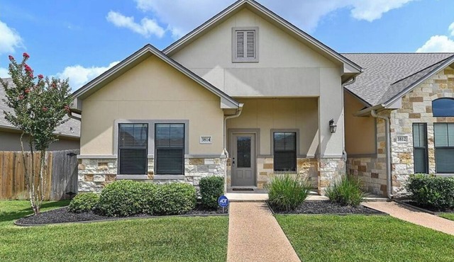 Town Home 4.5 Miles From Texas A&M