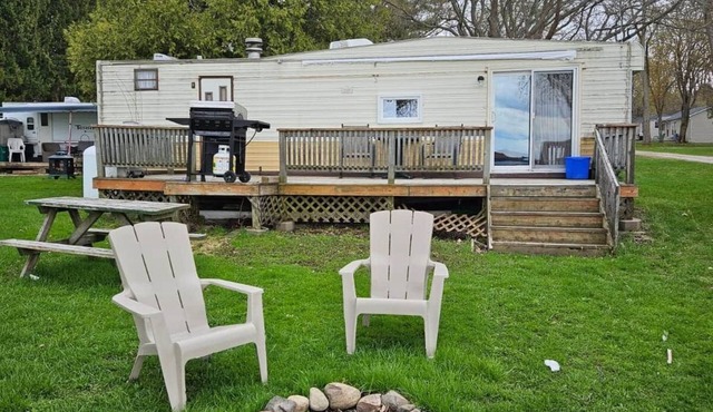 Trailer 10 - Lakefront in Hamilton