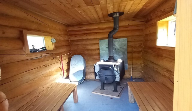 Tranquil and Unique 1 Bedroom Riverside Cabin.