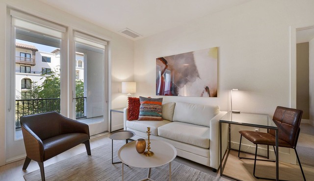 Two Bedroom with Luxe Amenities & Private Terrace