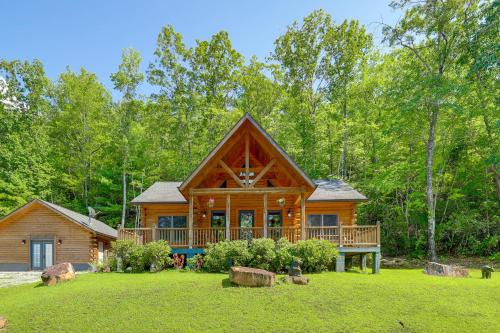Updated Cabin By Linville Falls: Deck & Game Room!