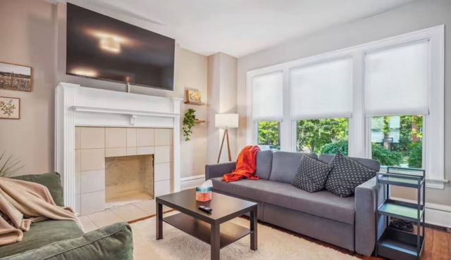 Updated Historical Home Downtown - Sunroom & Yard! Perfect for Families & Groups