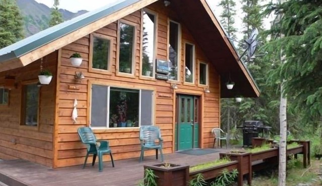 Upper Kenai Lakeside Chalet in Cooper Landing Alaska