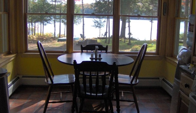 Very private-modern home -large lake-202ft. of shoreline