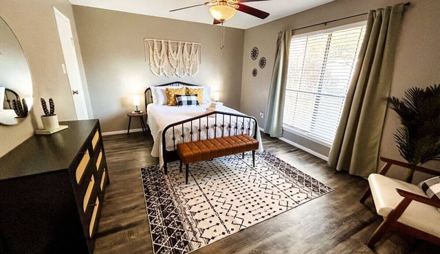 Vibrant Texan Escape with Patio & Gated Community