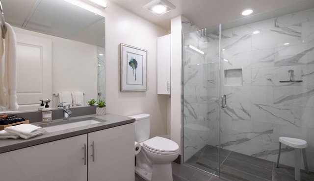 Walkable Walnut Creek with Rooftop Hot Tub