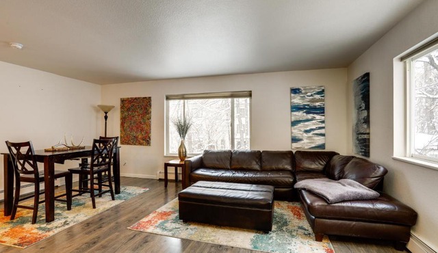 Waterfront Apt, Walk to Town & Coastal Trail!