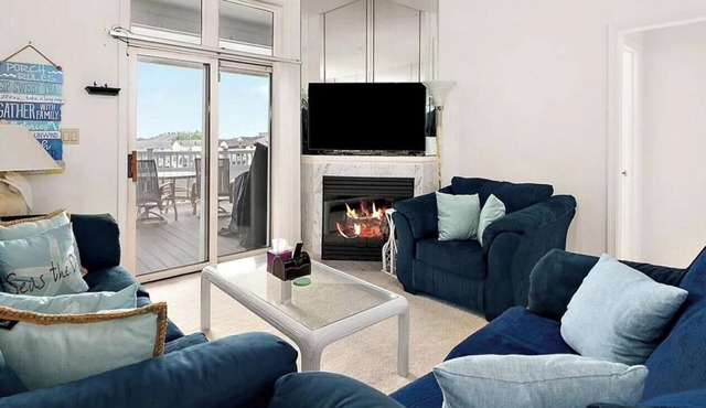 Waterfront Heron Harbour Condo w/Bay Views, Pool & Tennis