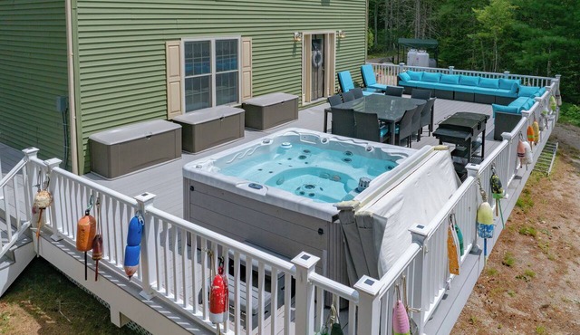 Waterfront Hot Tub Kids Playscape Kayaks Pet Friendly Mini Resort with A/C