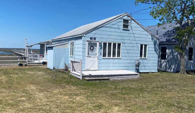 Waterfront house, deck, dock, 2-boat slips, off street parking. Enjoy the view!