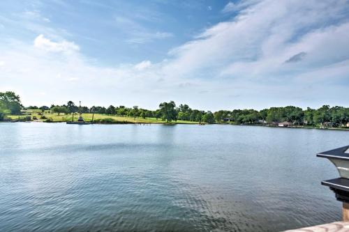 Waterfront Lake Home w/Deck - New Renovations!
