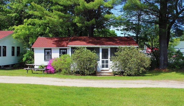 Waterview Cottage-Private Beach-Pets Welcome - Round Table Lodge, Sebago, Maine