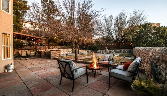 Westside Villa, 3bd 2bth, Beautiful yard, Home Gym in El Paso