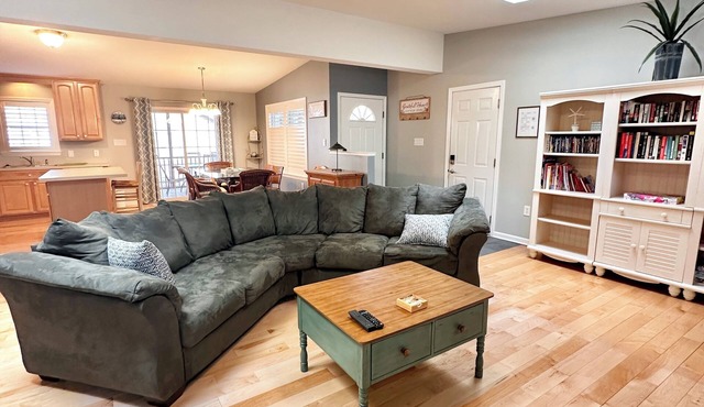 Whimsical Willow: Charming 3-BR home in a quiet cul-de-sac, minutes from OCMD!
