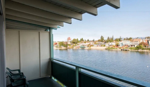 Wonderful Stay! Free Parking, Free Breakfast, Jacuzzi, Pool