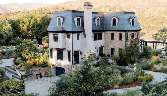 World Cup Primed Location. Exquisite Exclusive Estate.