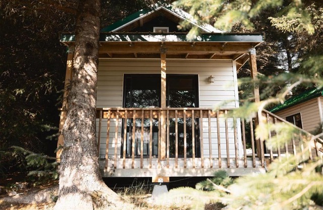 Cabin 3 Lynn View Lodge