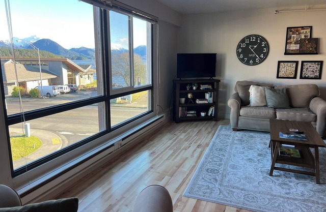 Downtown Apt Ocean Mountain 