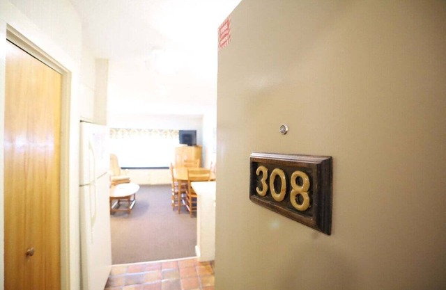 Roomy Vacation Condo for the Fall and Winter in WV