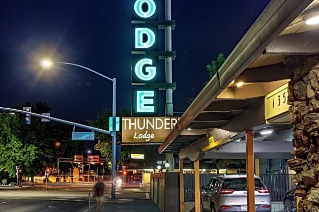 Thunderbird Lodge in Redding