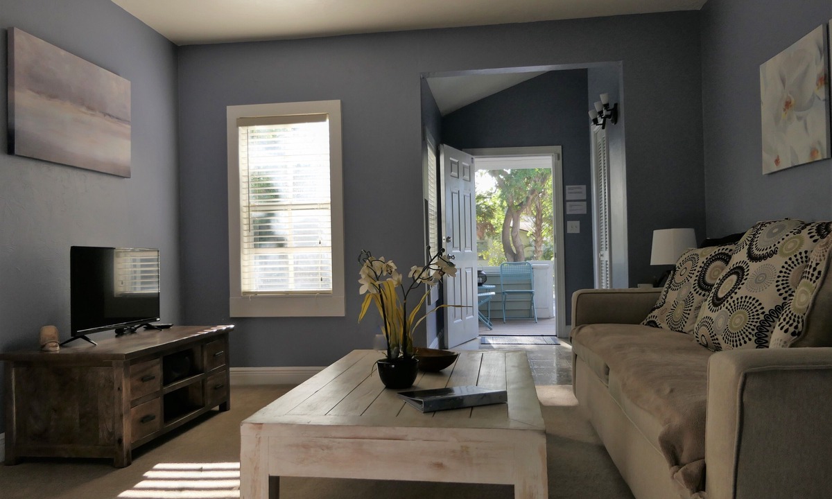 Altamont Manor Apartment | Sun, beach, and great savings: huge discounts on holiday destinations!