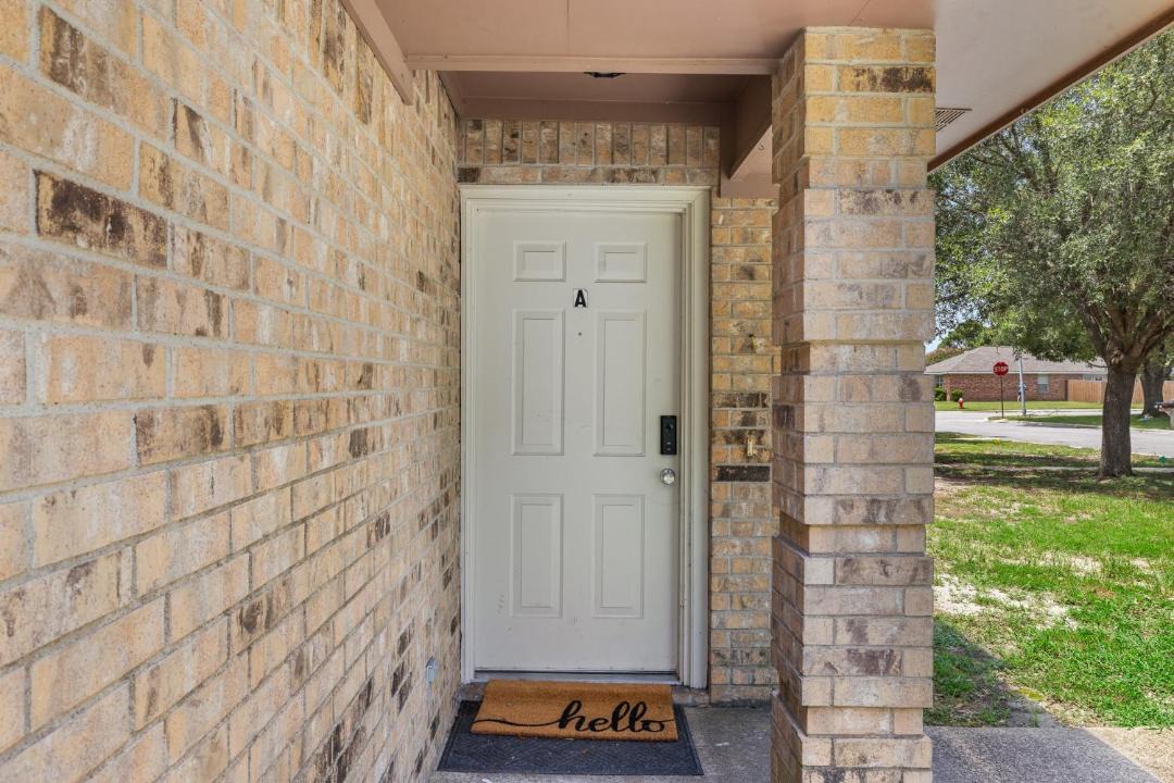 Eastmark House | Wolf Pen Creek Park Grand Retreat - 6BD, 4BA, 6 Cars