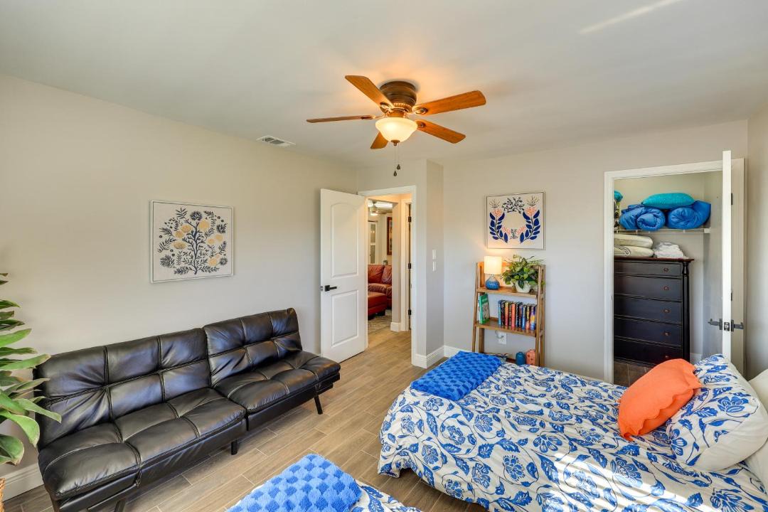North Fort Myers House | Waterfront Home w/Boat Dock & Bar in N Fort Myers