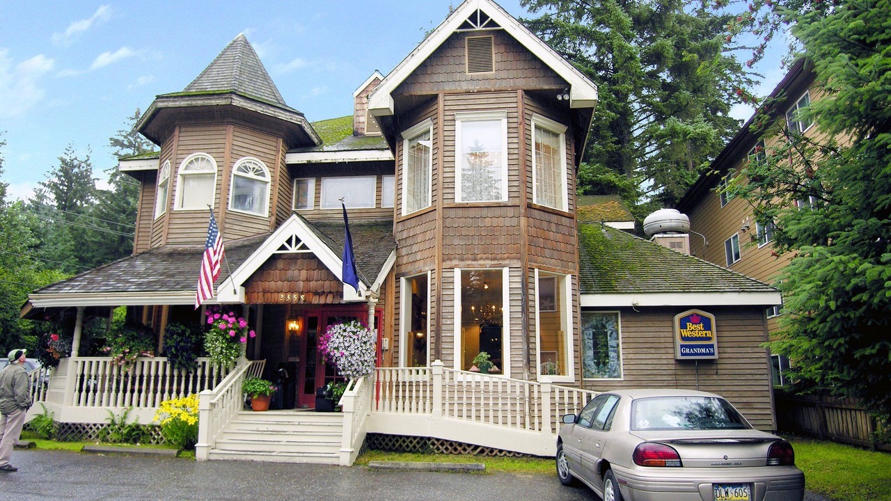Photo of Buildings in Mendenhall Valley