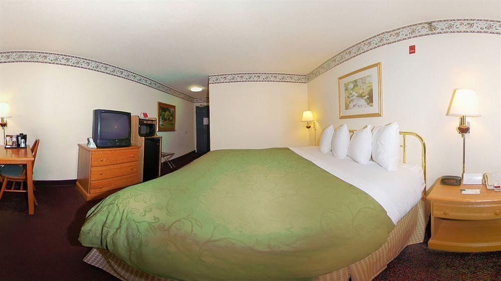 Photo of Bedroom in Forest Hills