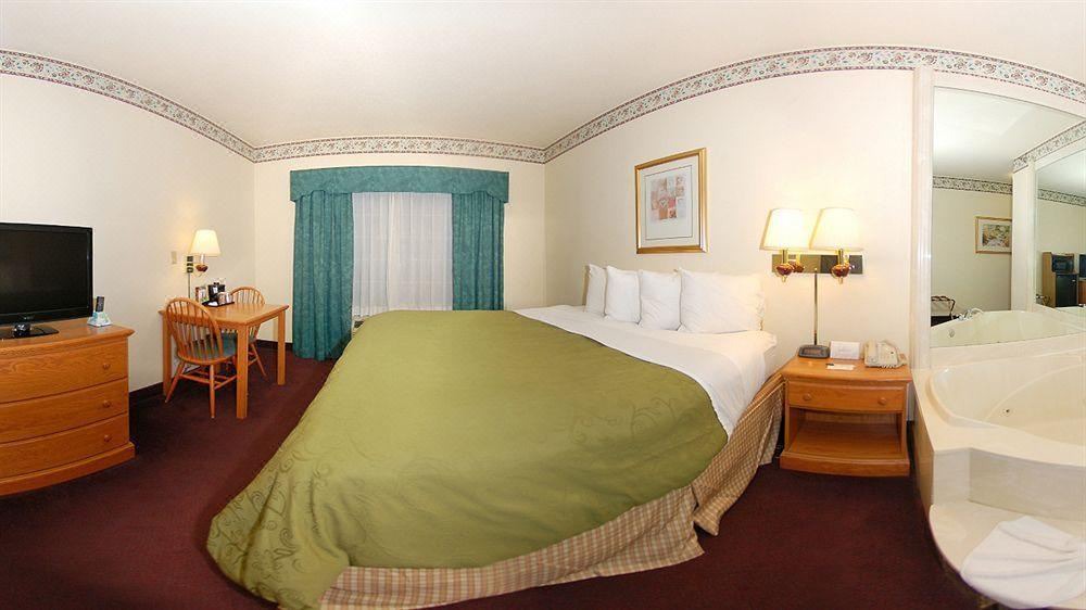 Photo of Bedroom in Forest Hills