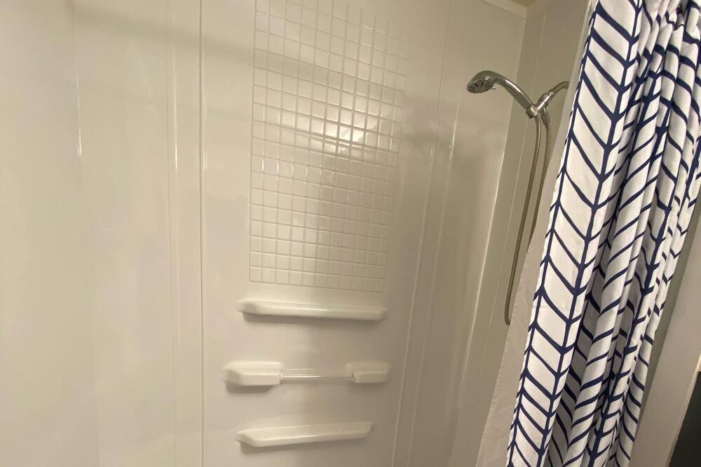 Photo of Bathroom in University Area