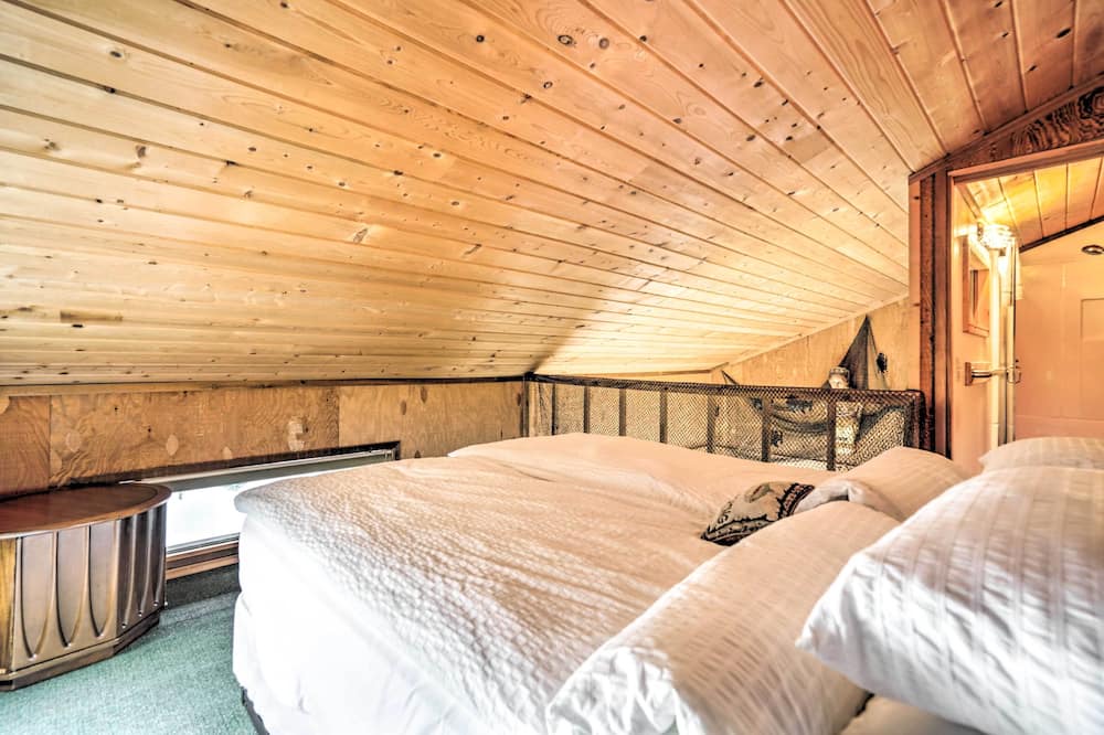 Photo of Bedroom in Seldovia