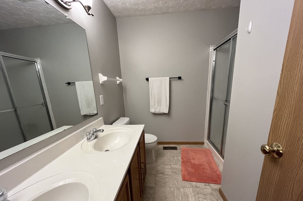 Photo of Bathroom in Polaris