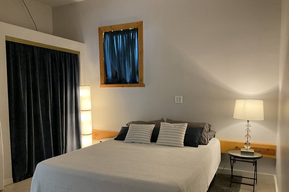 Photo of Bedroom in Happy Valley