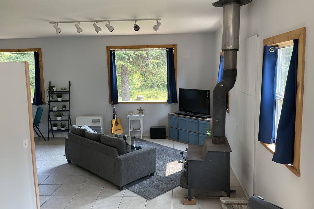 Photo of Livingroom in Happy Valley