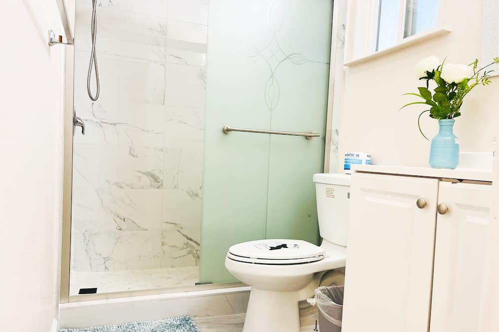 Photo of Bathroom in Union City