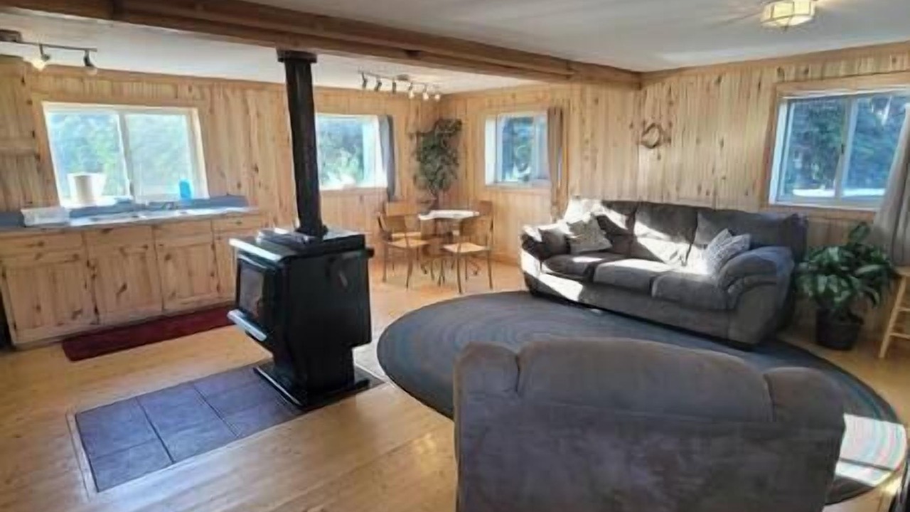 Photo of Livingroom in Kenny Lake