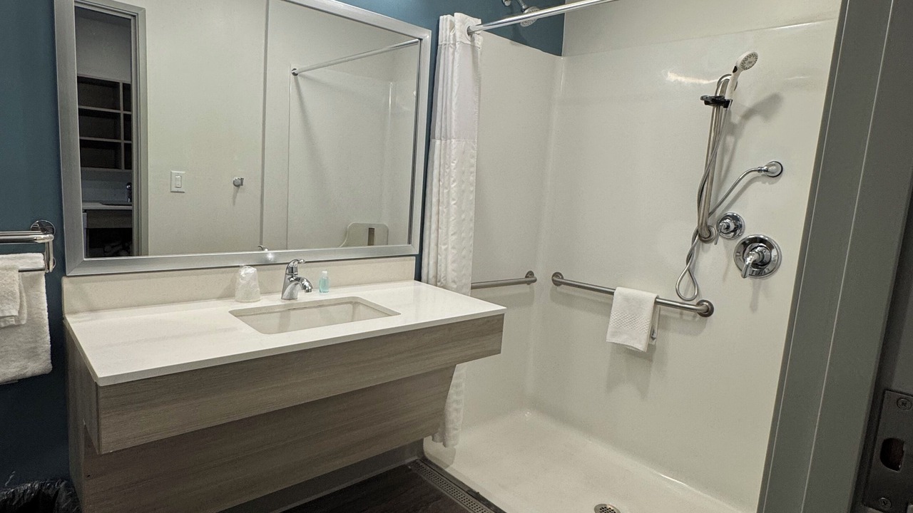 Photo of Bathroom in East Paris