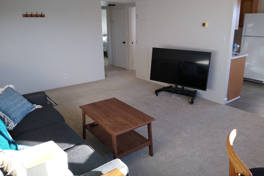 Photo of Livingroom in Bushrod