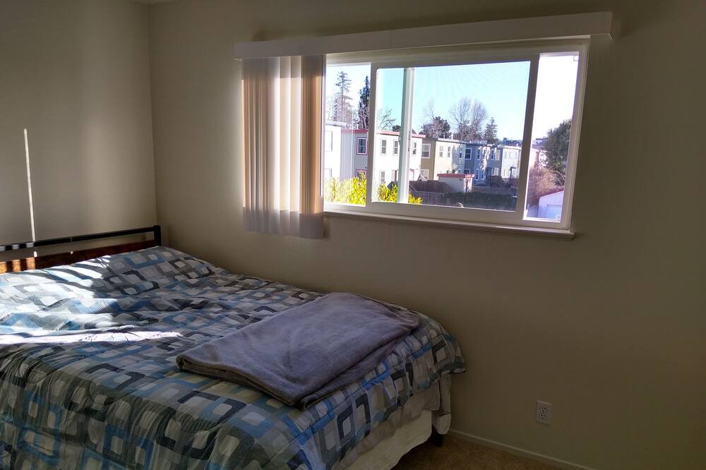 Photo of Bedroom in Bushrod