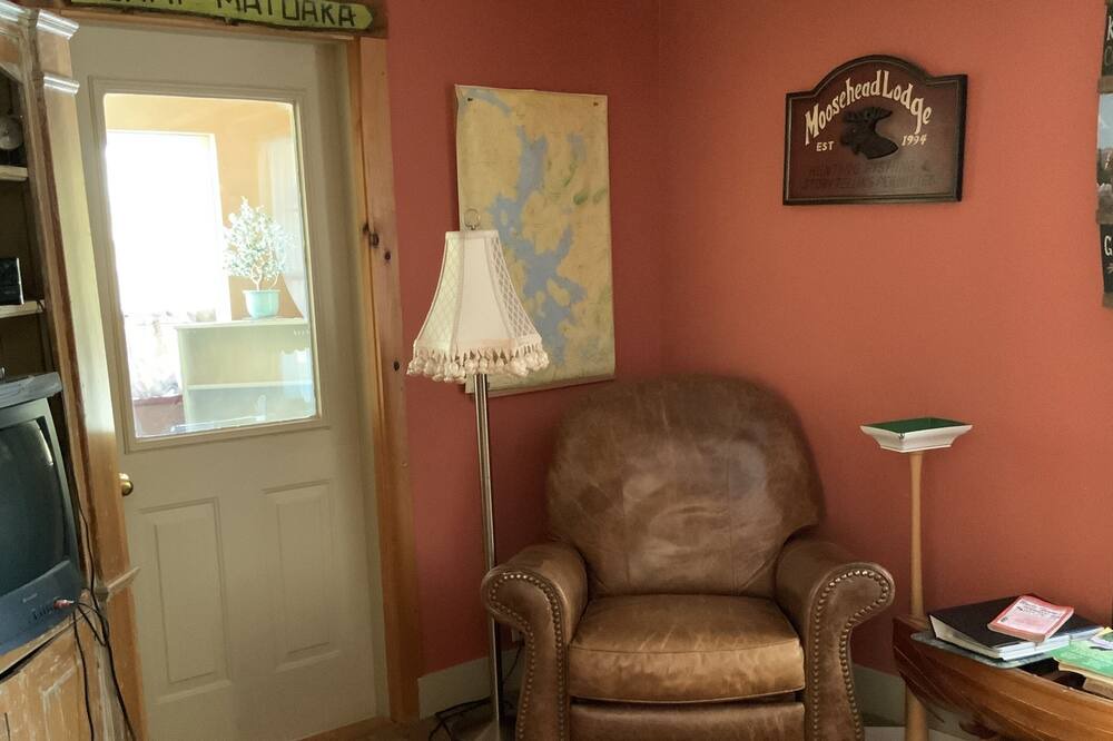 Photo of Livingroom in Northeast Somerset