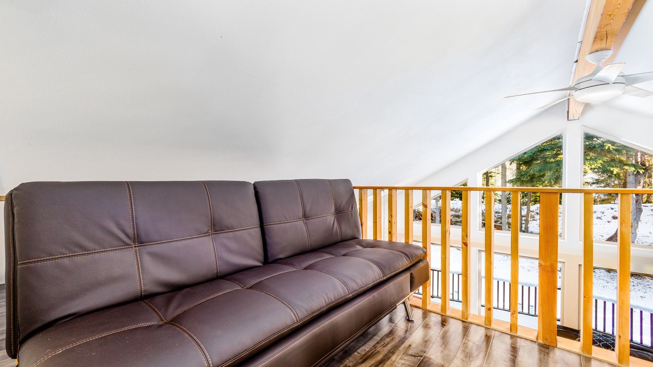 Photo of Livingroom in Girdwood