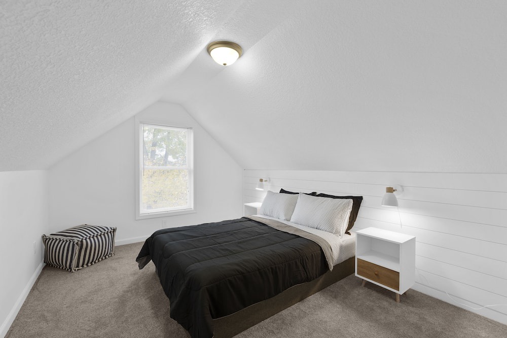 Photo of Bedroom in Buckeye Lake