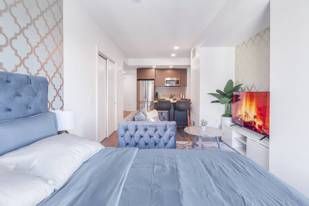 Photo of Bedroom in Uptown Oakland