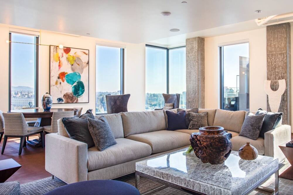 Photo of Livingroom in Uptown Oakland