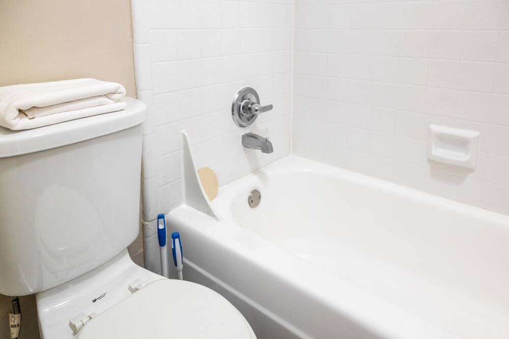 Photo of Bathroom in West Alameda