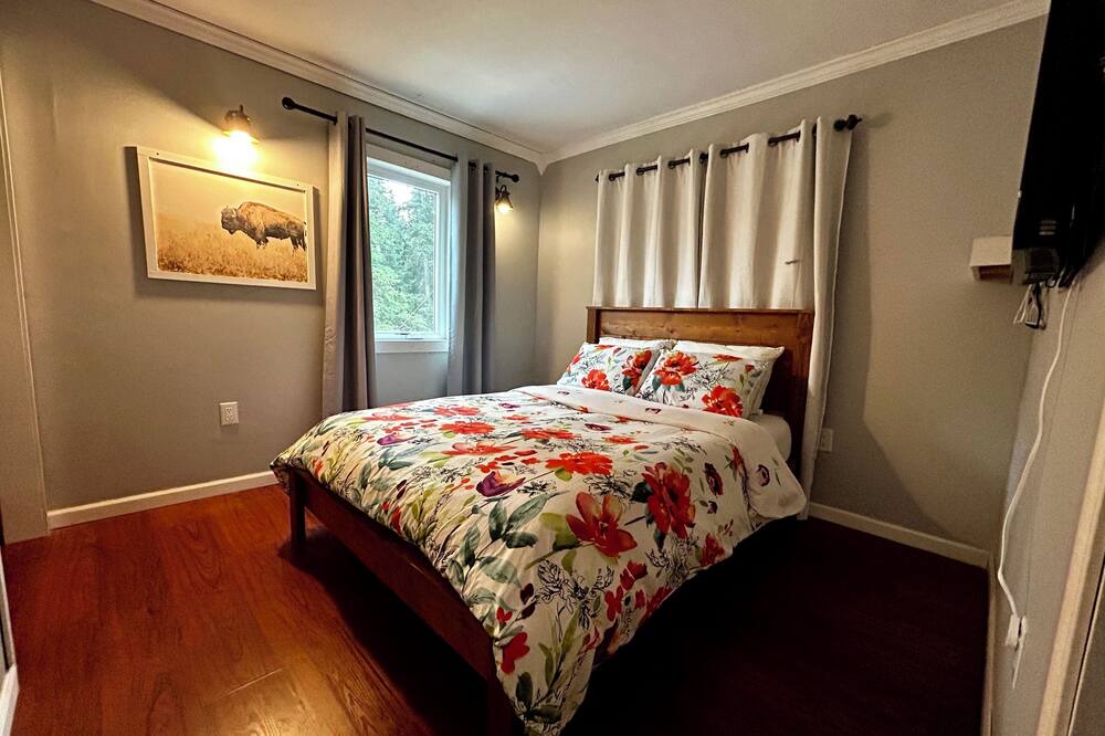 Photo of Bedroom in Delta Junction