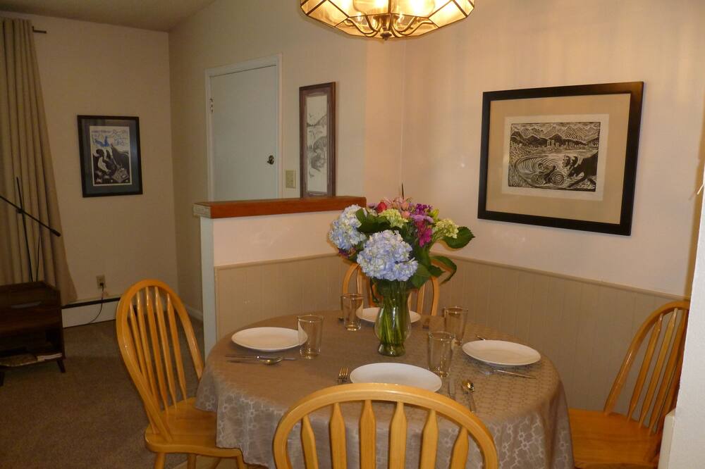 Photo of Kitchen in Northeast Anchorage