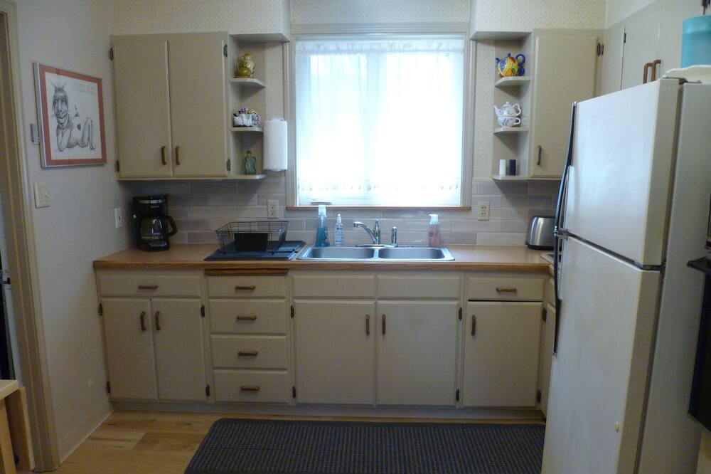 Photo of Kitchen in Northeast Anchorage
