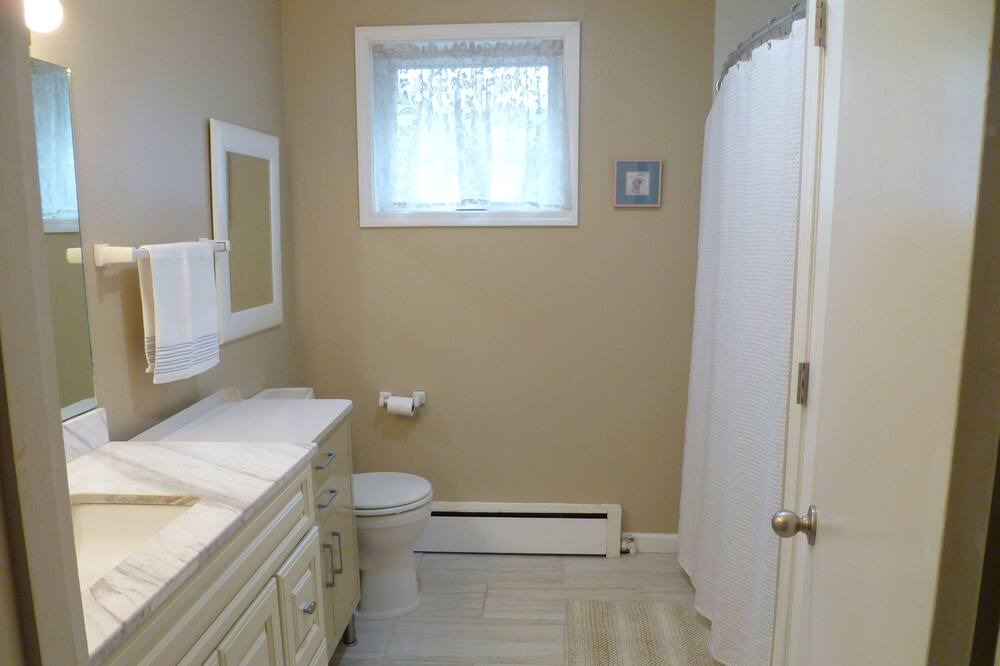 Photo of Bedroom in Northeast Anchorage